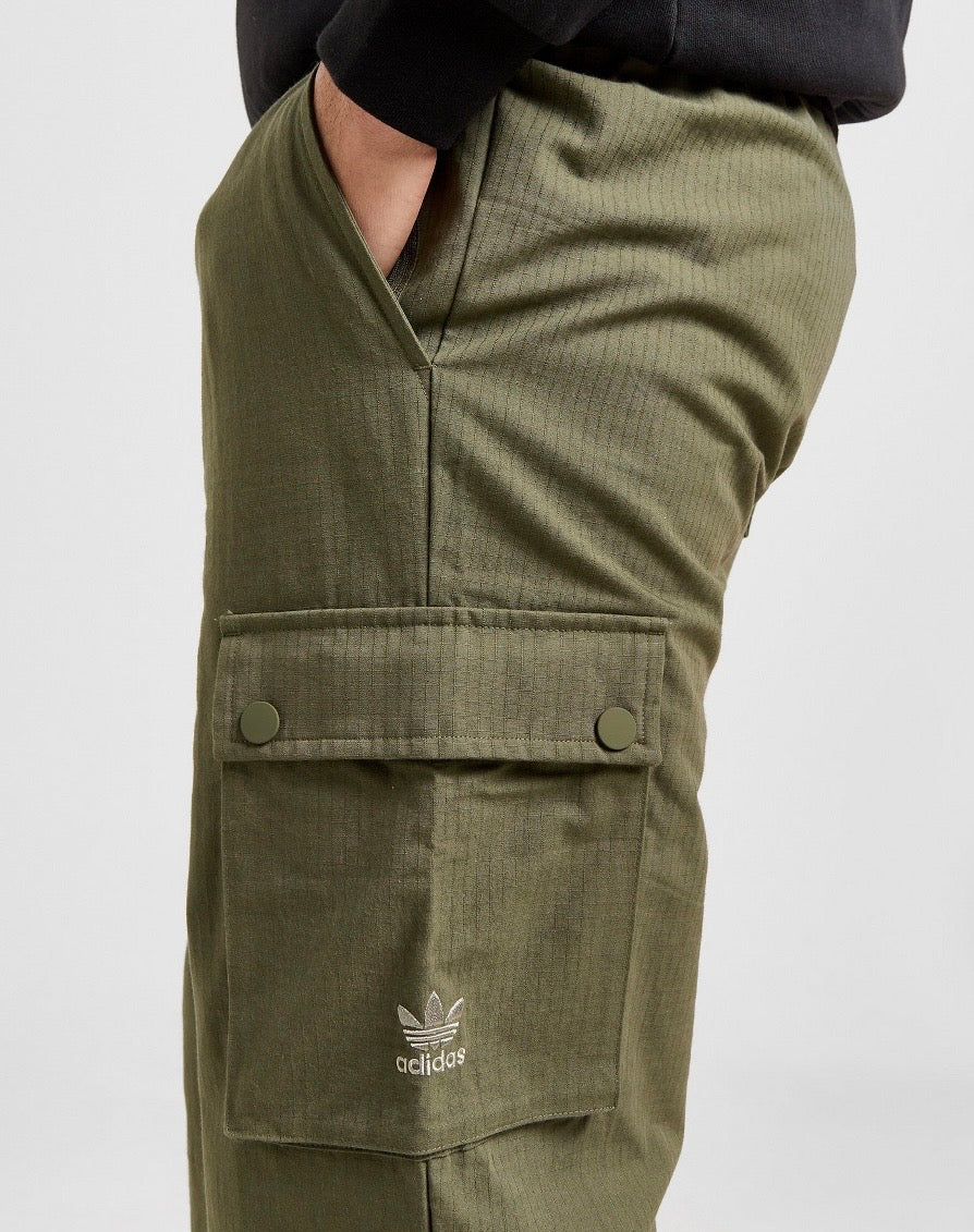 adidas Originals Men’s Relaxed Ripstop Cargo Pants