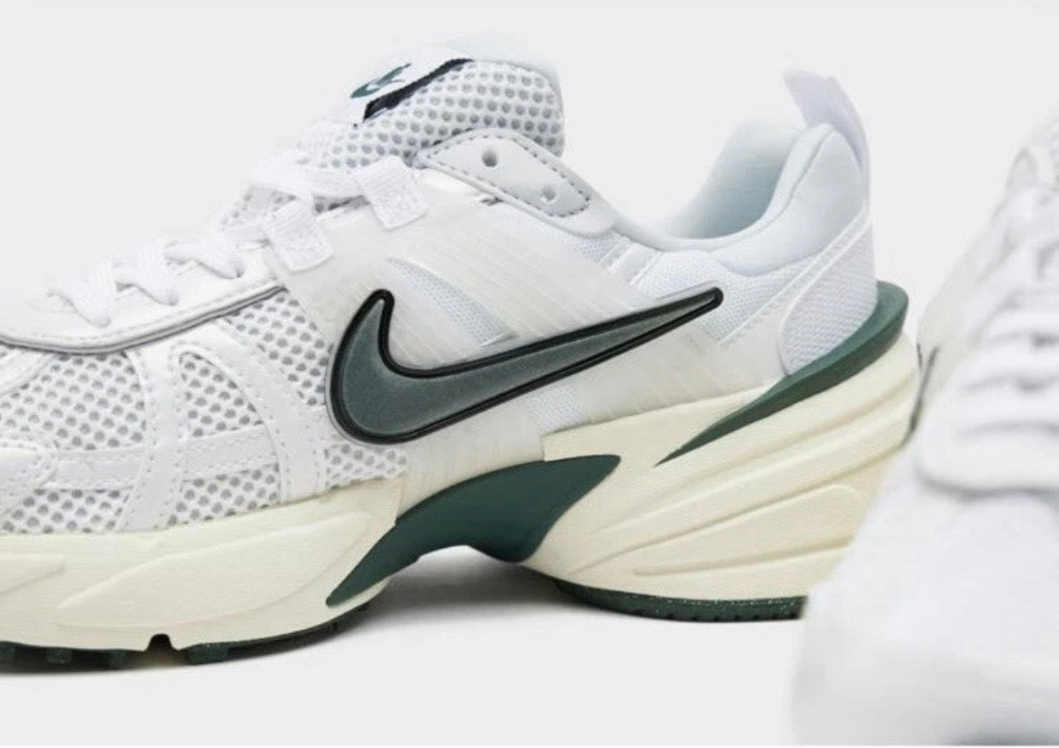 Nike V2K Run Shoes Sneakers Womens