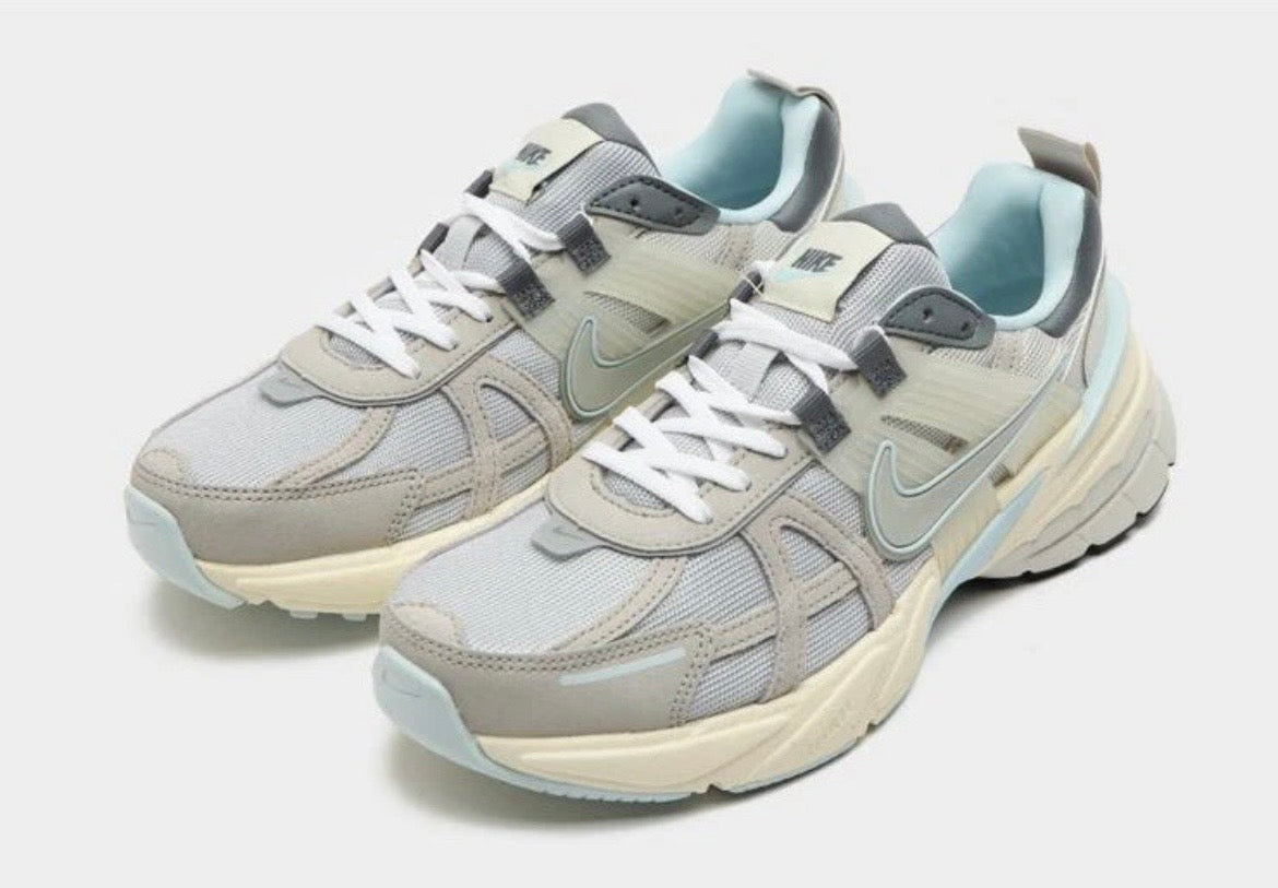 Nike V2K Run Shoes Sneakers Womens